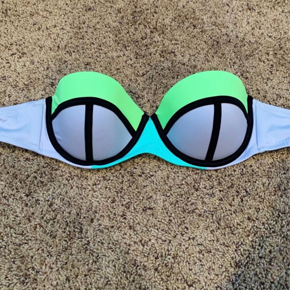 Victoria’s Secret Bikini Top